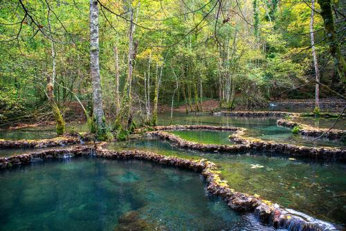 Jura Sentier Karstique et Cascade des Tufs